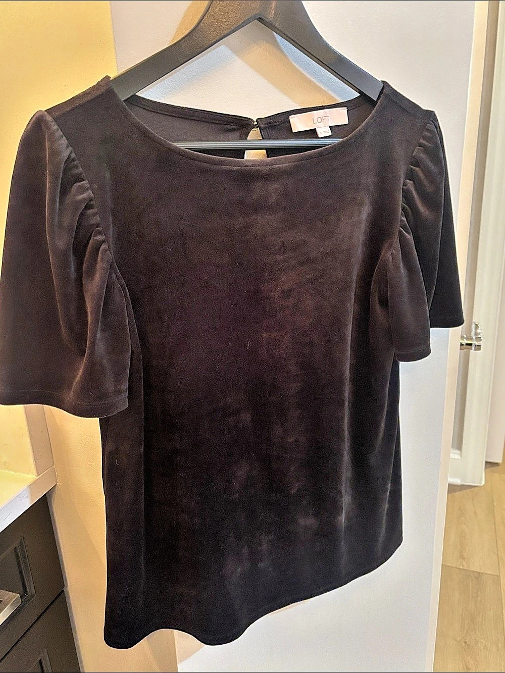 LOFT Short Sleeve Velvet Top in Black Like New